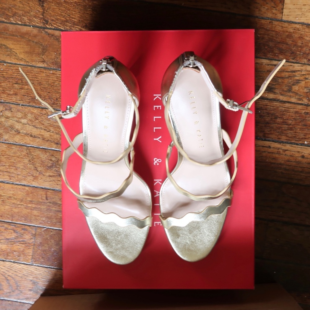 Kelly & Katie Gold Pumps
